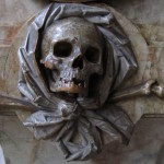 Im innern der Basilika St. Emmeran - das Zeichen des Todes